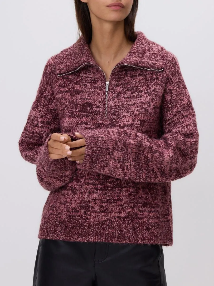 Vzorovaný svetr s límečkem