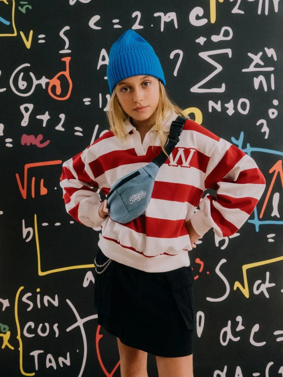 Pruhovaná mikina s ozdobnou výšivkou