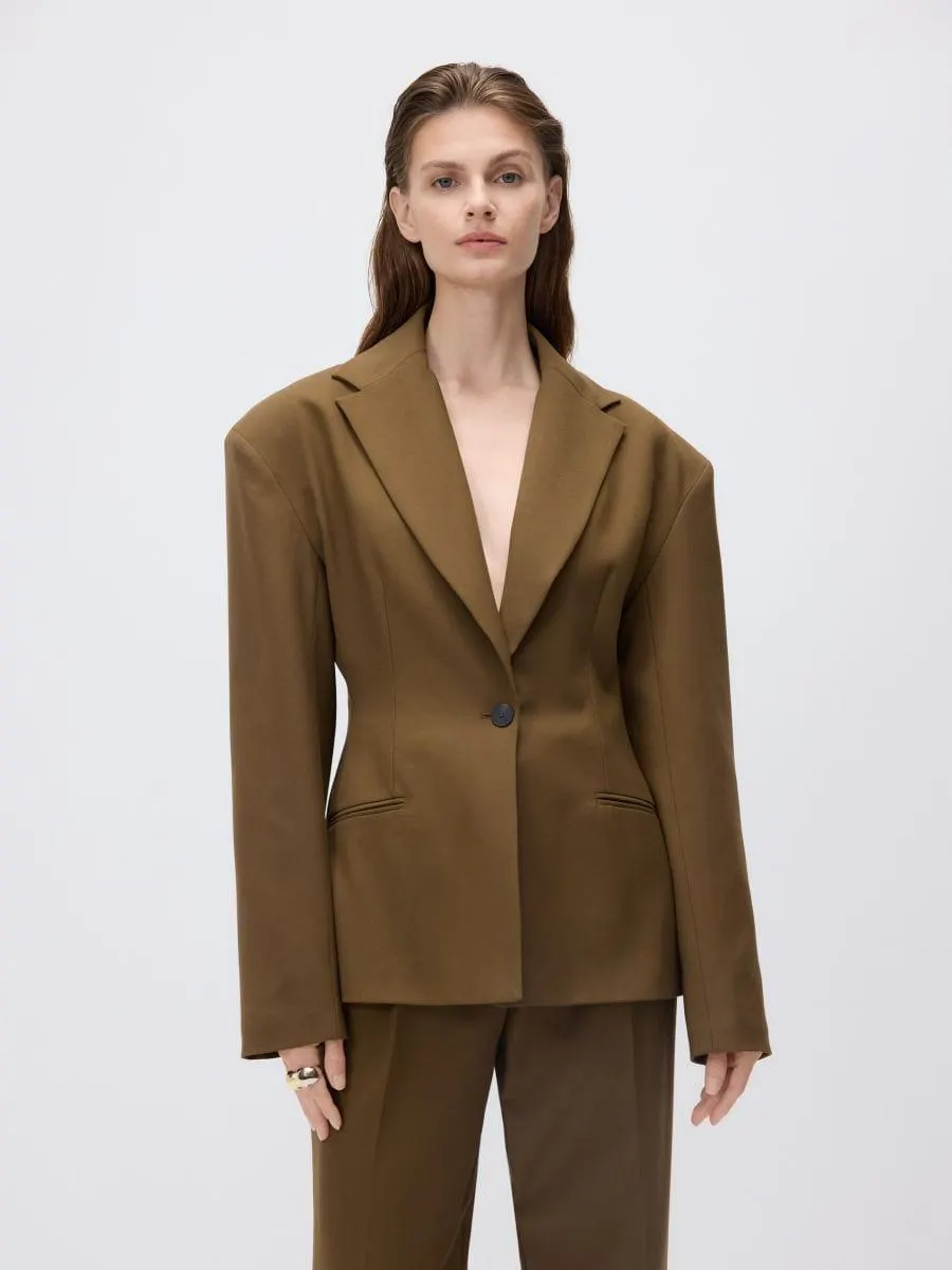 Vypasované sako s viskózou