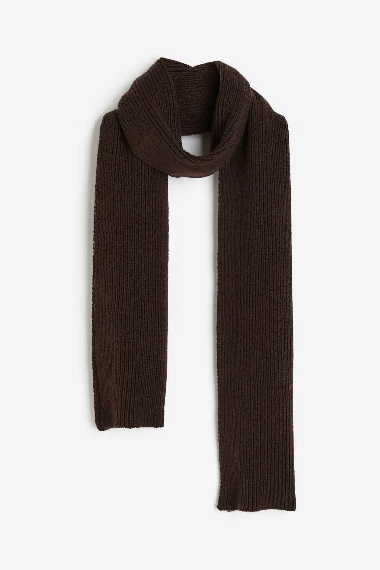 Rib-knit scarf