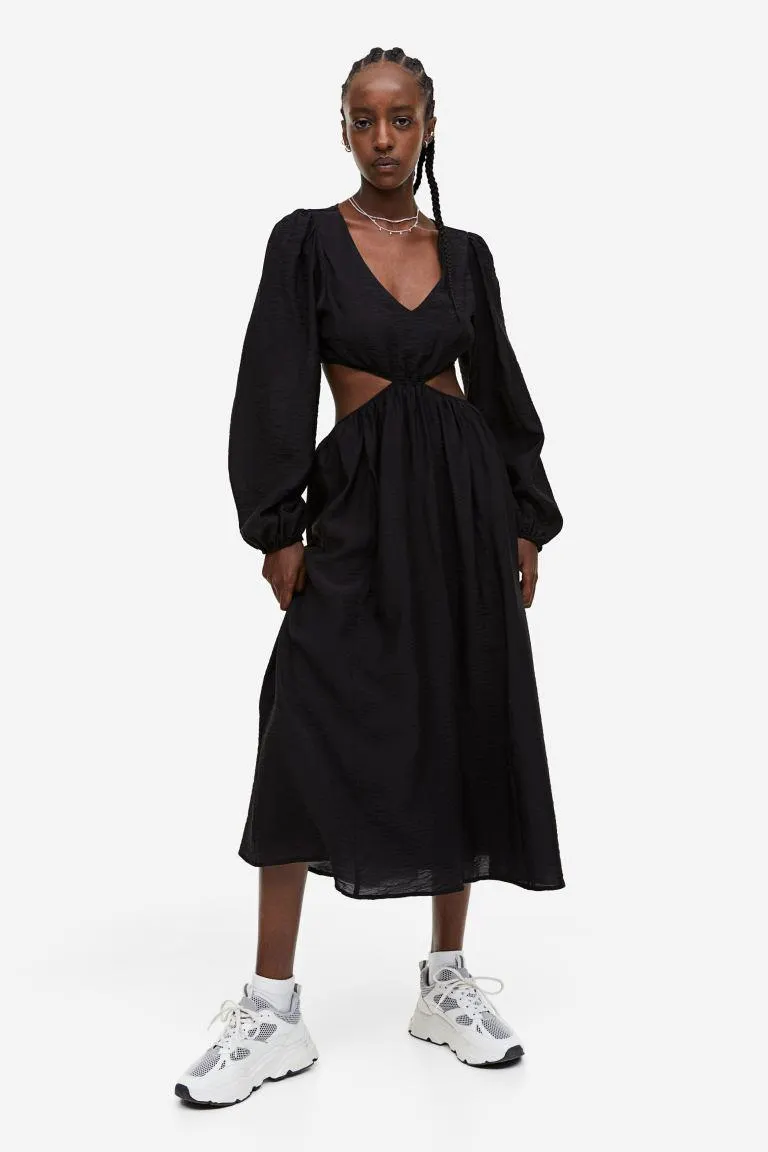 Šaty s balonovým rukávem a s průstřihy