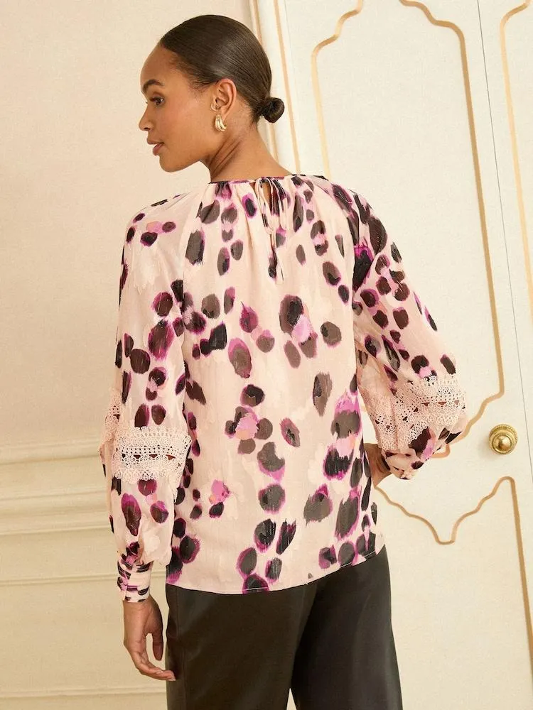 Bílá Barva Ecru Animal - Love & Roses halenka s dlouhými rukávy a krajkovými manžetami