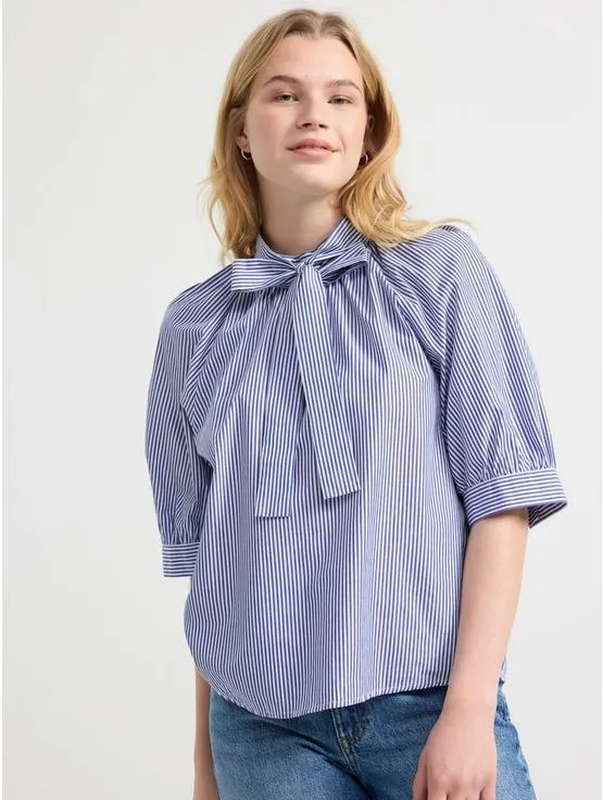 Halenka s nabíranými rukávy