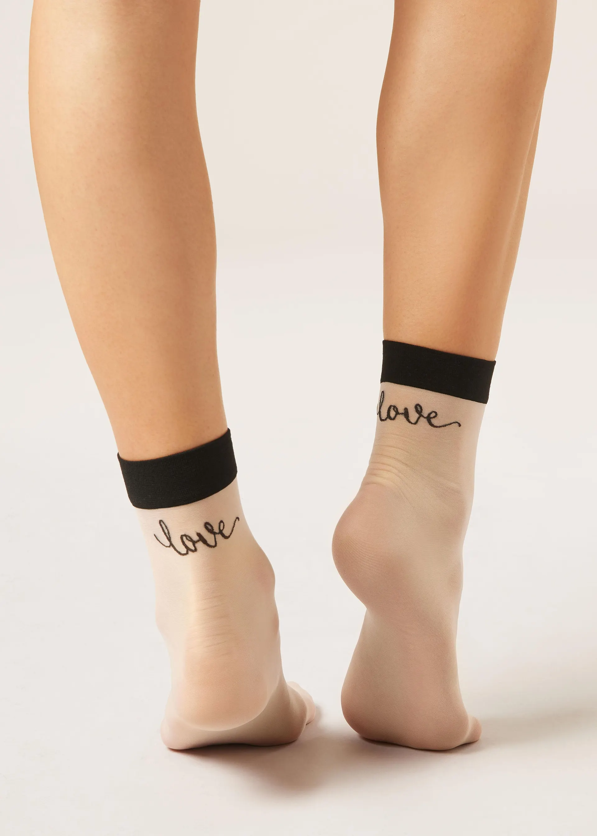 Průsvitné krátké ponožky Love