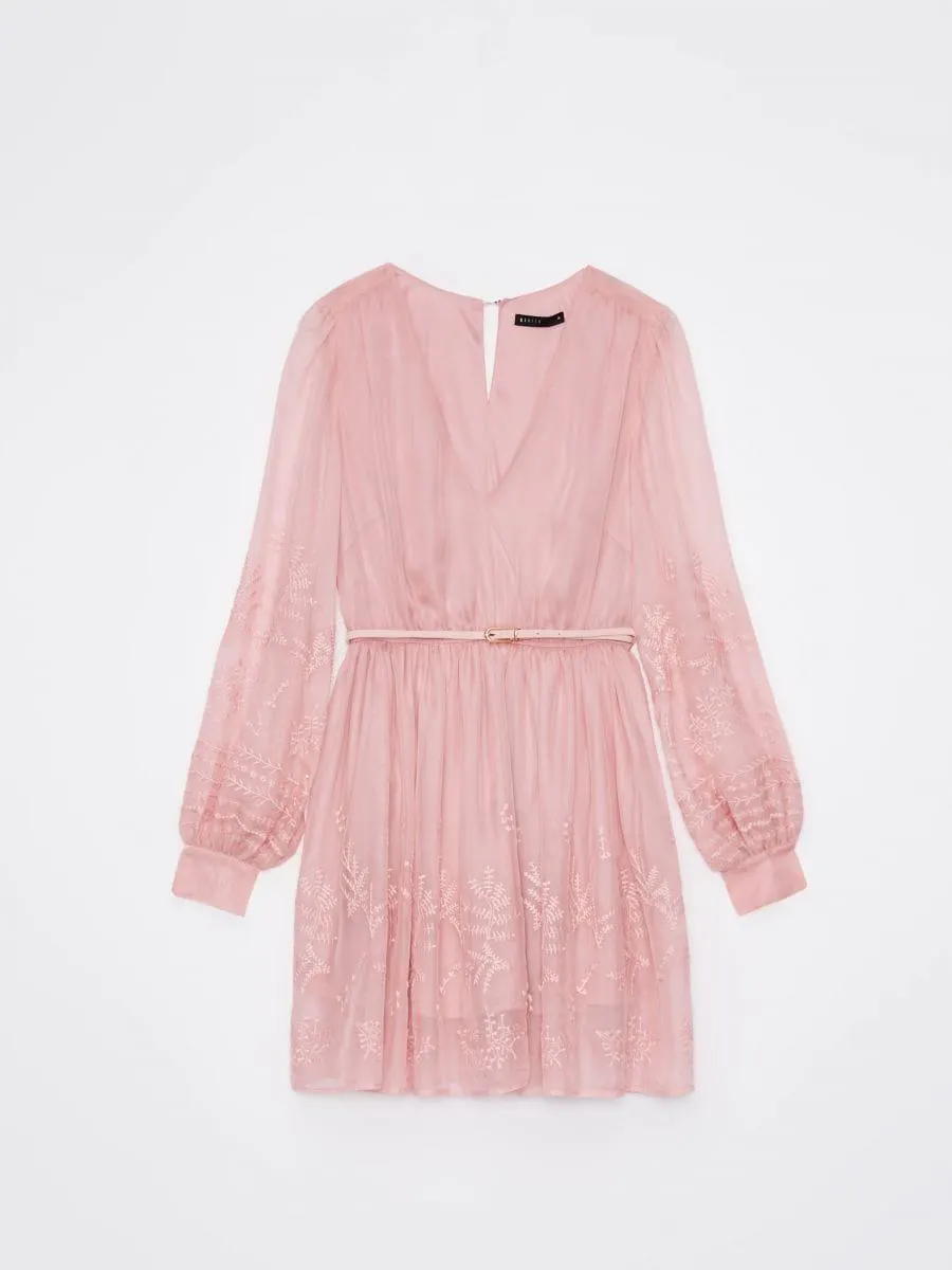 Rochie mini cu mâneci bufante