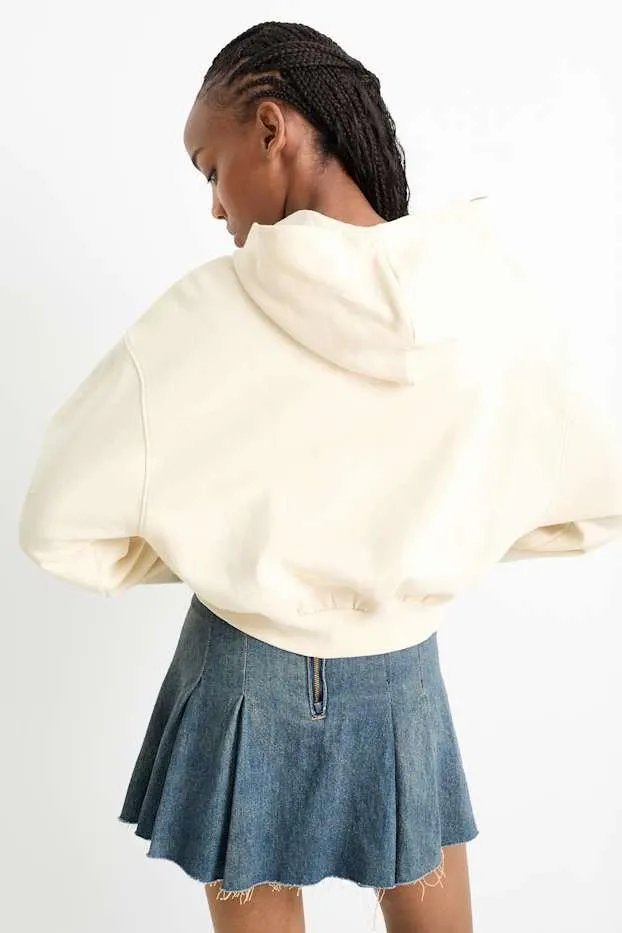 Krátká mikina s kapucí