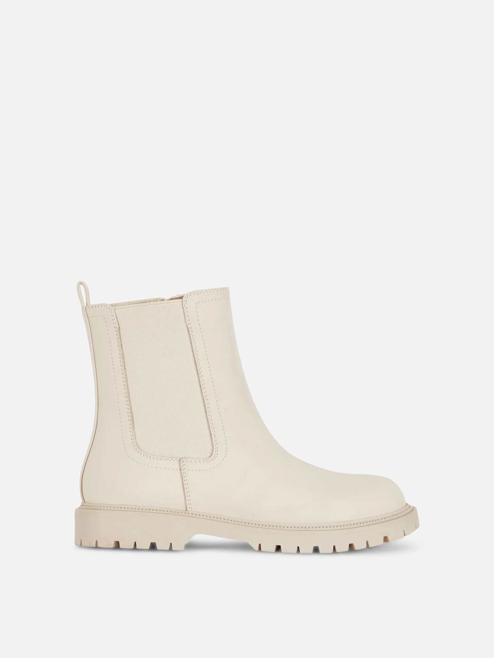 Boty Chelsea s masívní podešví