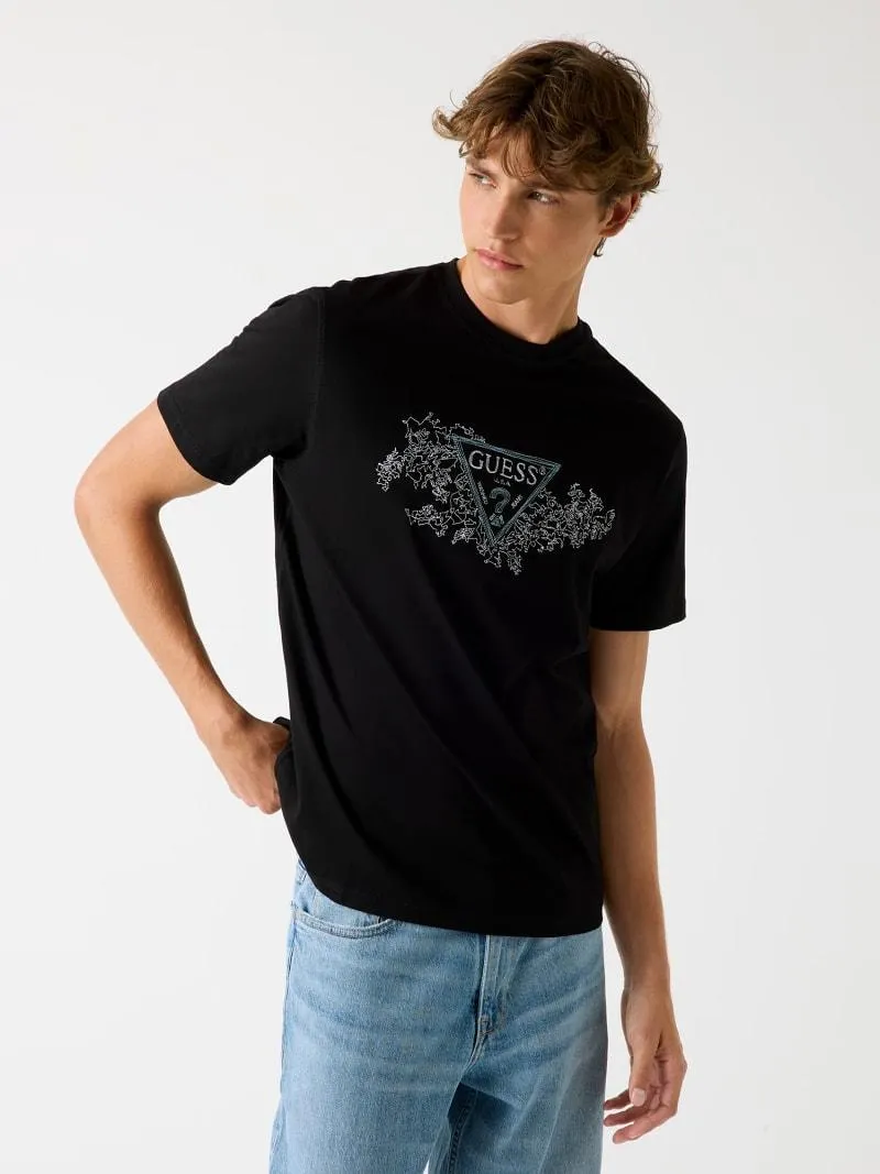 Camiseta logotipo triángulo bordado