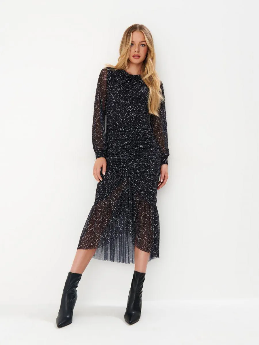 Puntíkované midi šaty