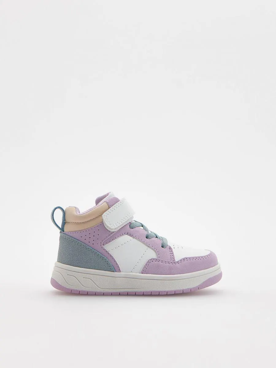 Kotníkové sneakersy