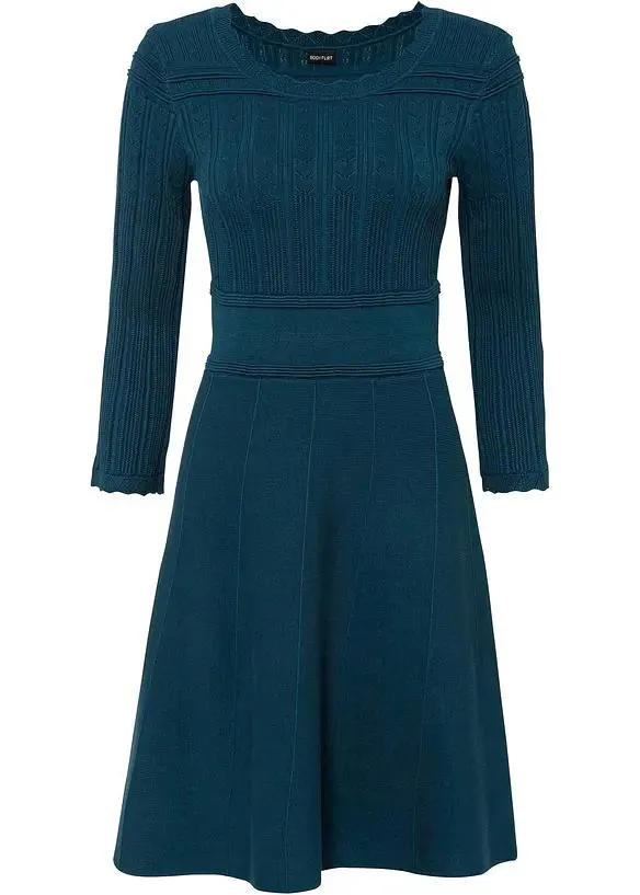 Pletené šaty s ažurovým vzorem