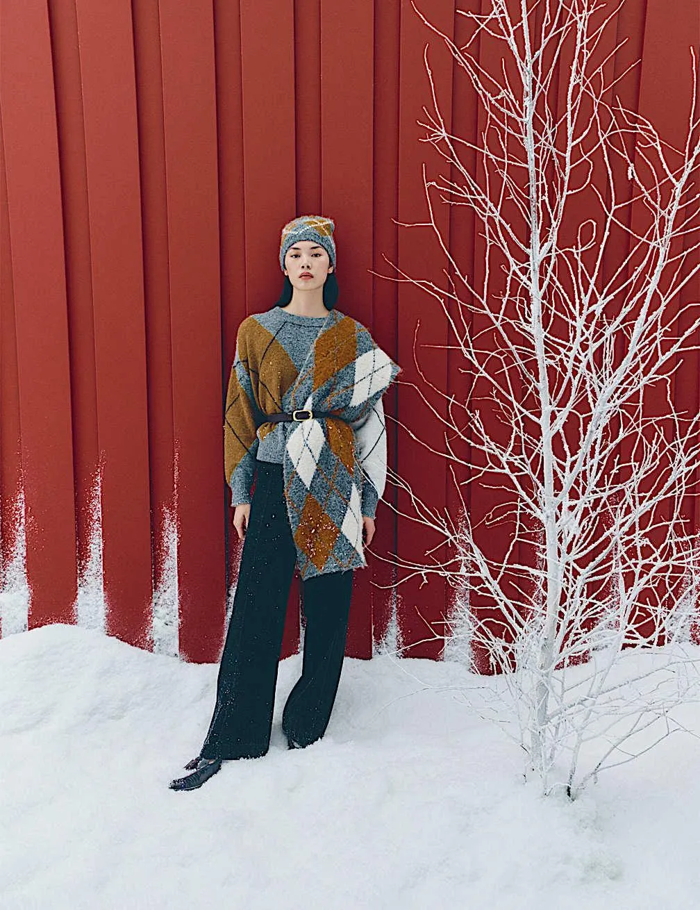 Volný svetr s příměsí vlny a geometrickým vzorem