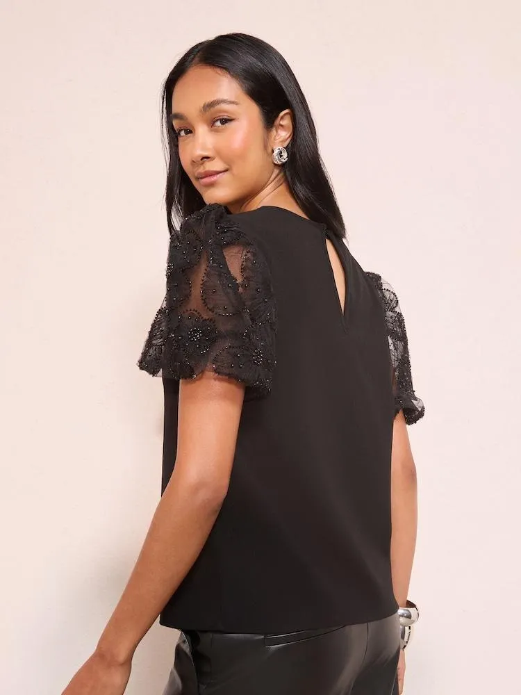 Černý - Top Friends Like These s detaily růží a nabíranými rukávy
