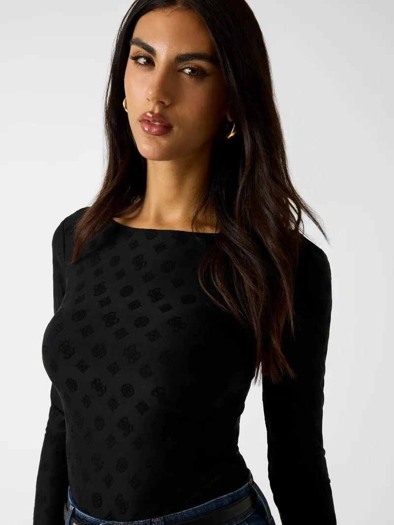 Top con logotipo por todas partes