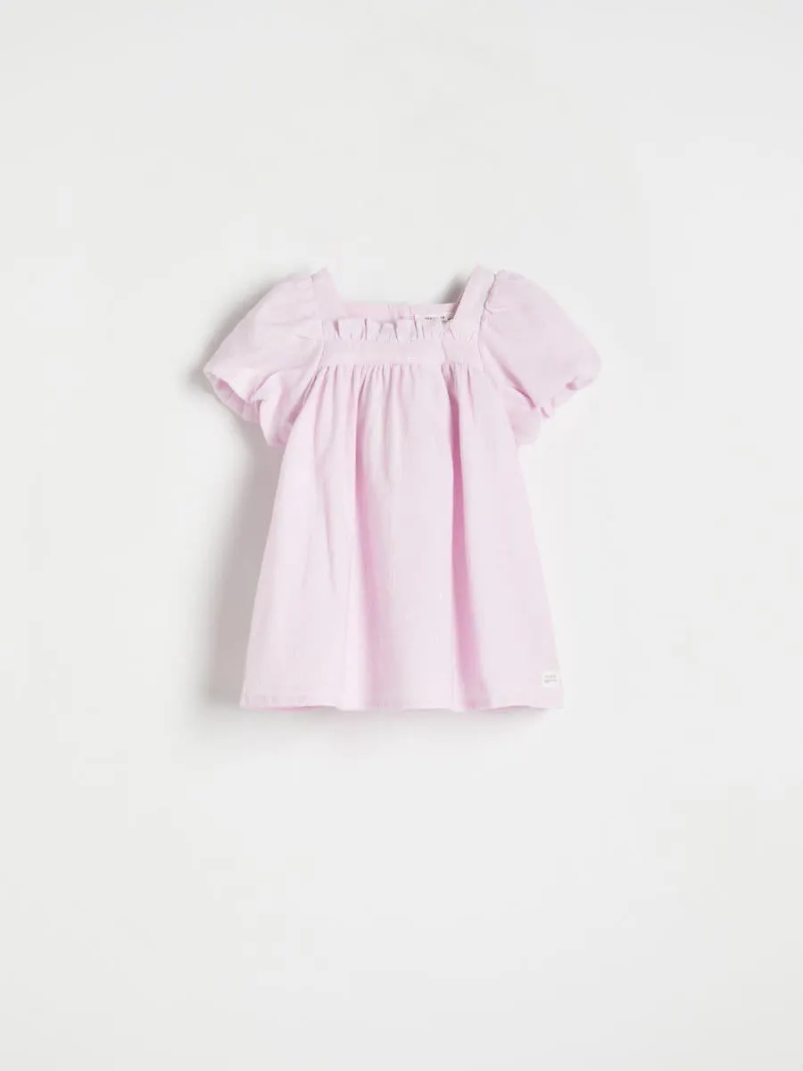 Šaty s balonovými rukávy