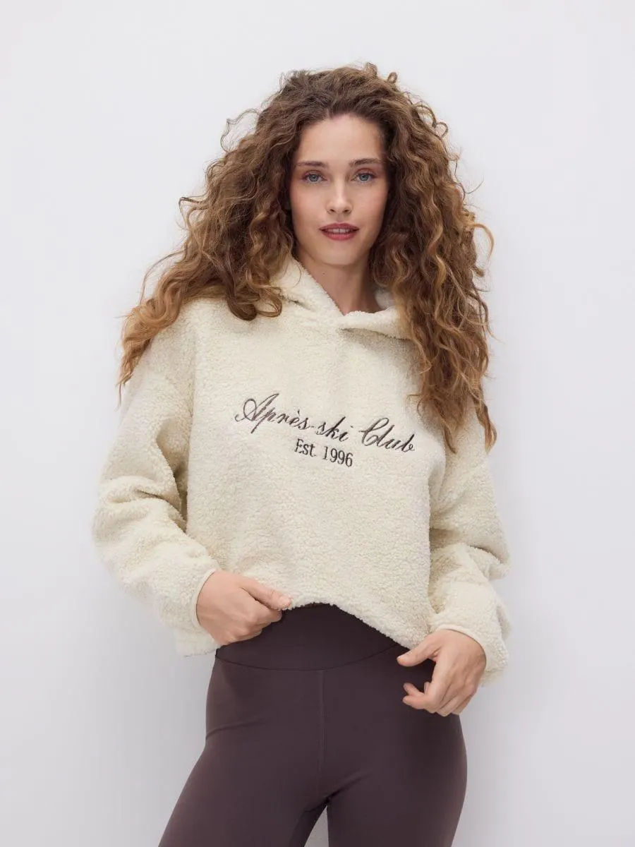 Mikina a umělým beránkem