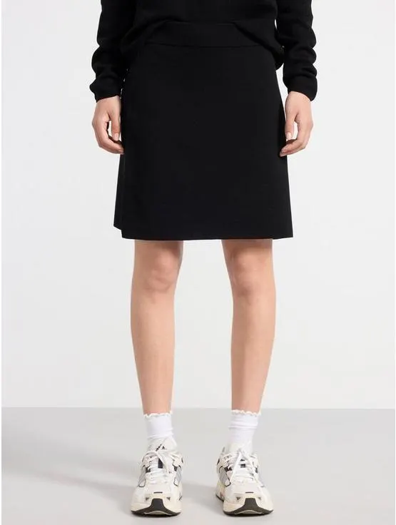 Pletená mini sukně