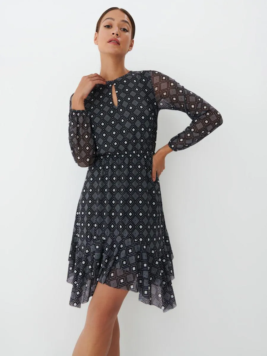 Šaty s dlouhými rukávy