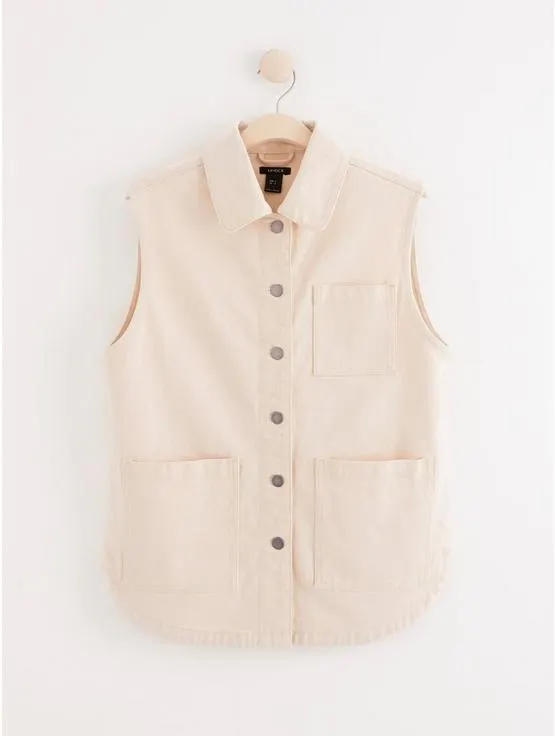 Vesta volného střihu