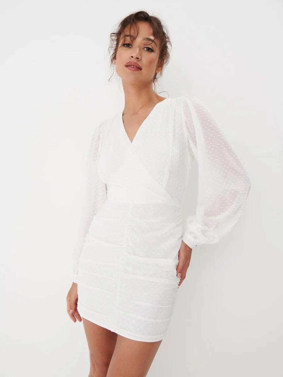 šaty s balonovými rukávy