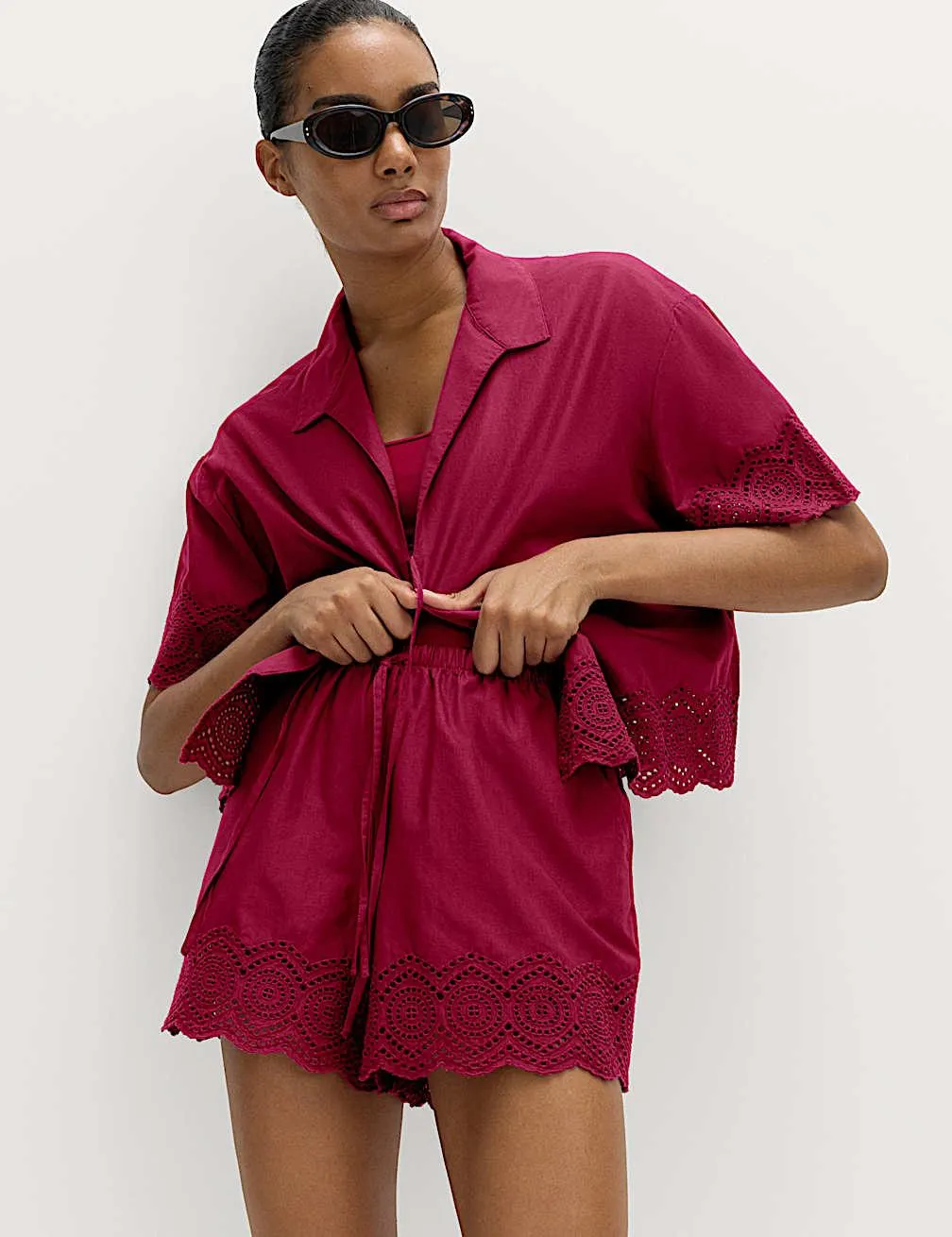 Vyšívané šortky z čisté bavlny