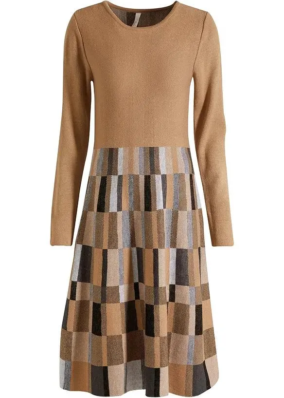 Zvonové pletené šaty ze žakáru