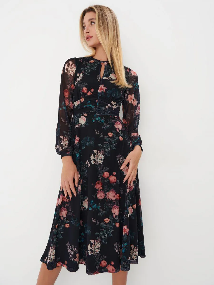 Šaty s květinovým vzorem