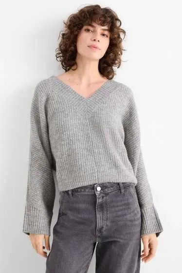 Svetr s výstřihem ve tvaru V - žebrovaný
