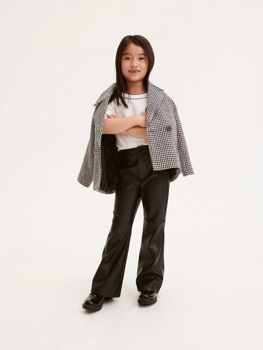 Zvonové kalhoty z napodobeniny kůže