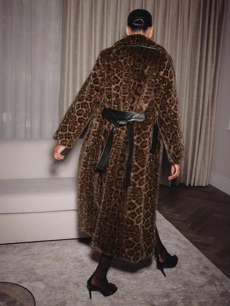 Dlouhý kabát Lipsy z umělé kožešiny s páskem