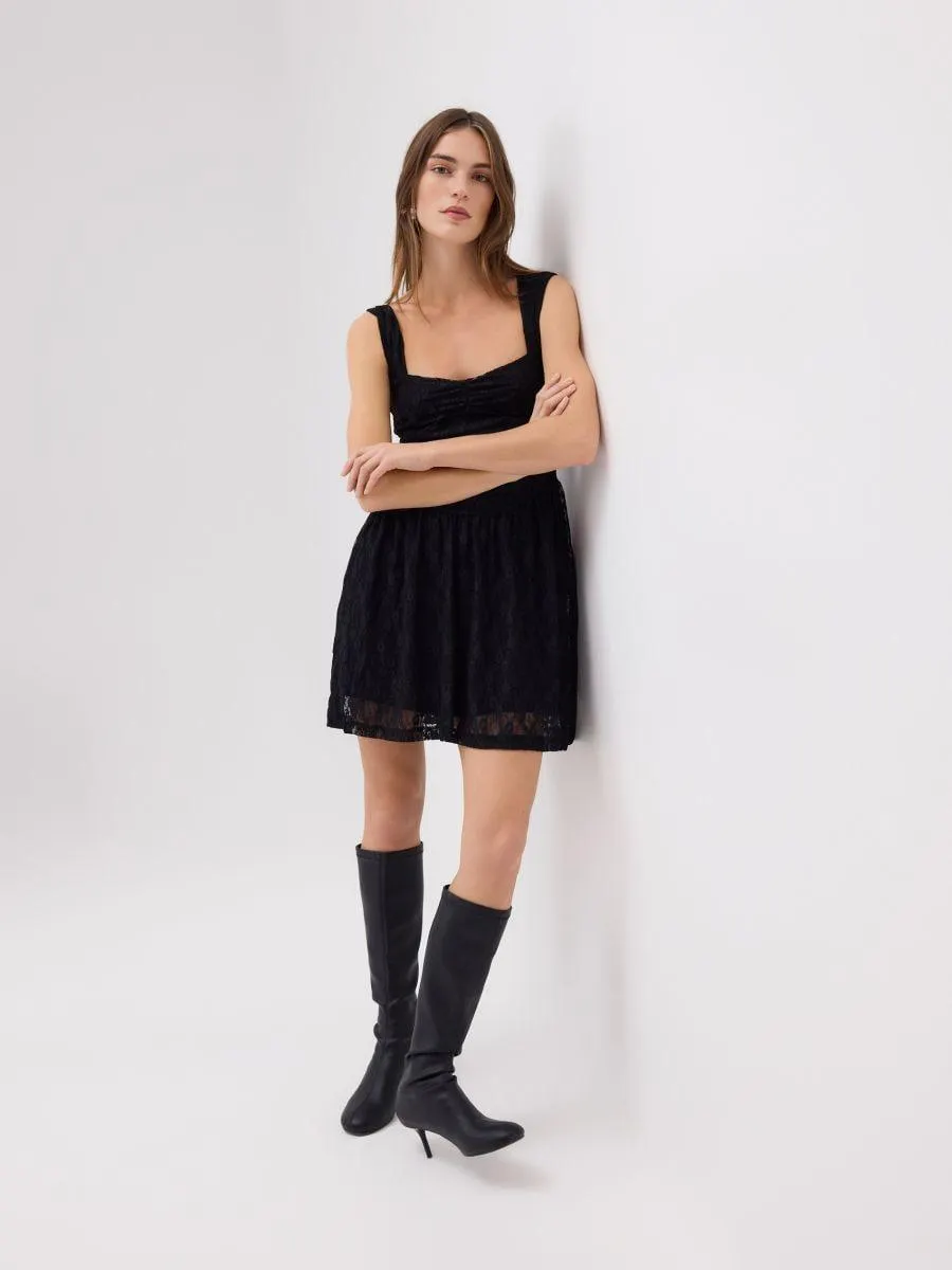 Krajkové mini šaty