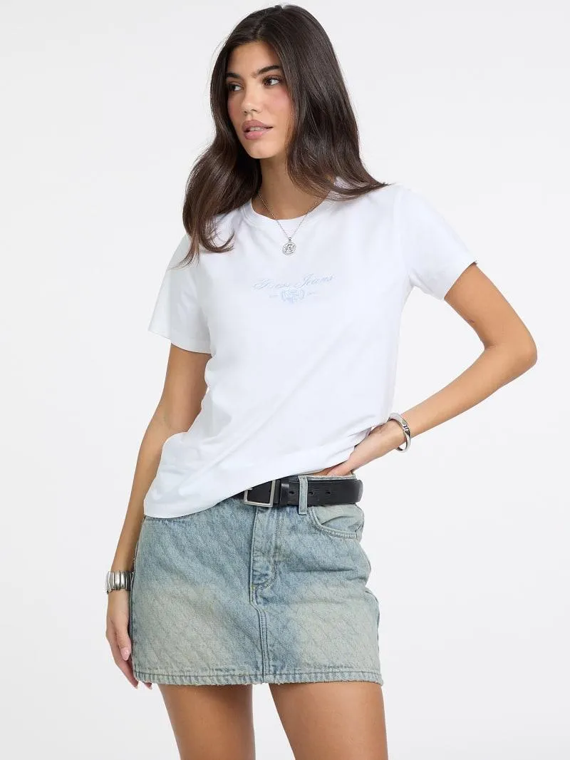 Camiseta con logotipo bordado