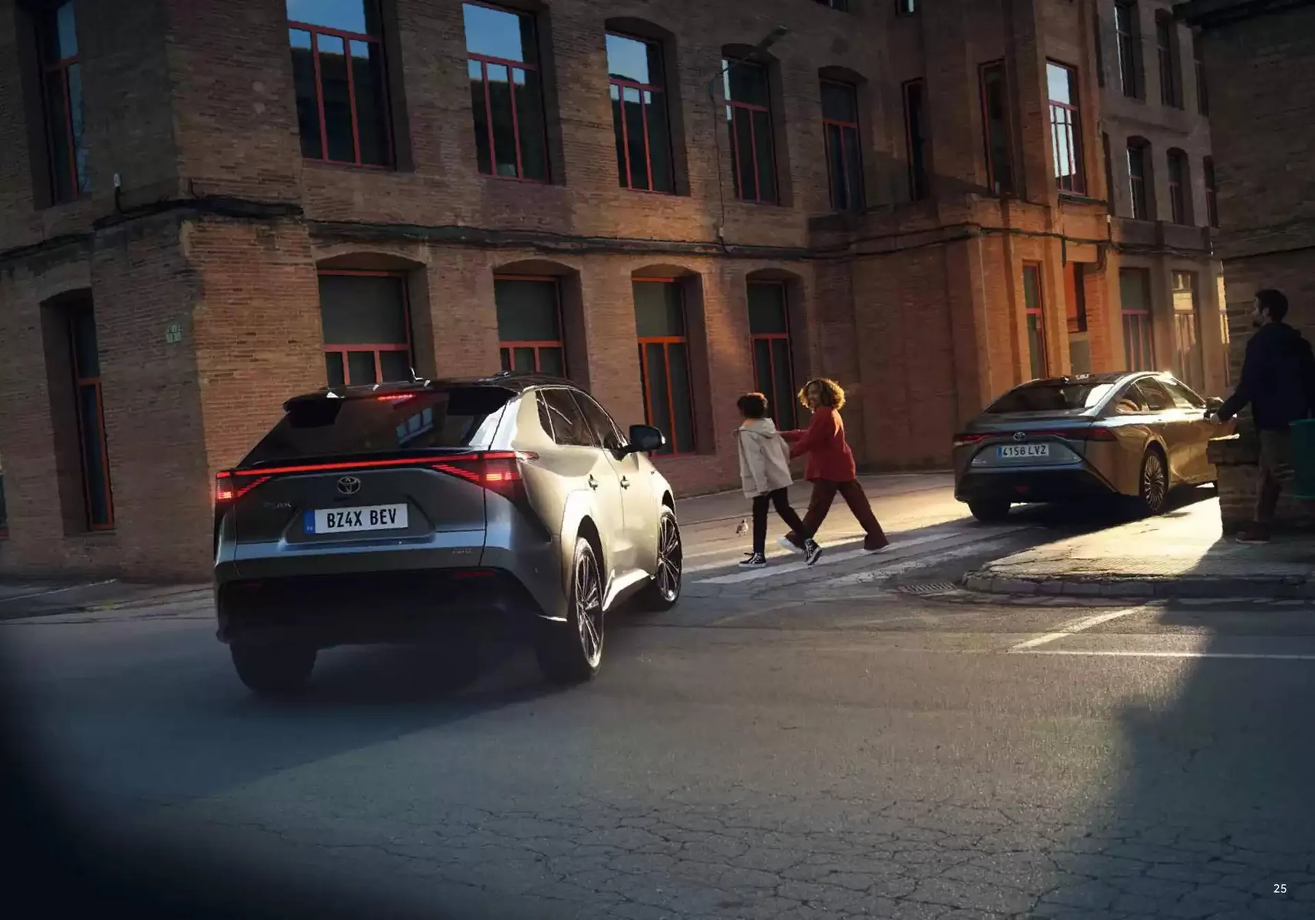 Toyota Prospekt von 10. Dezember bis 10. Dezember 2025 - Prospekt seite 25