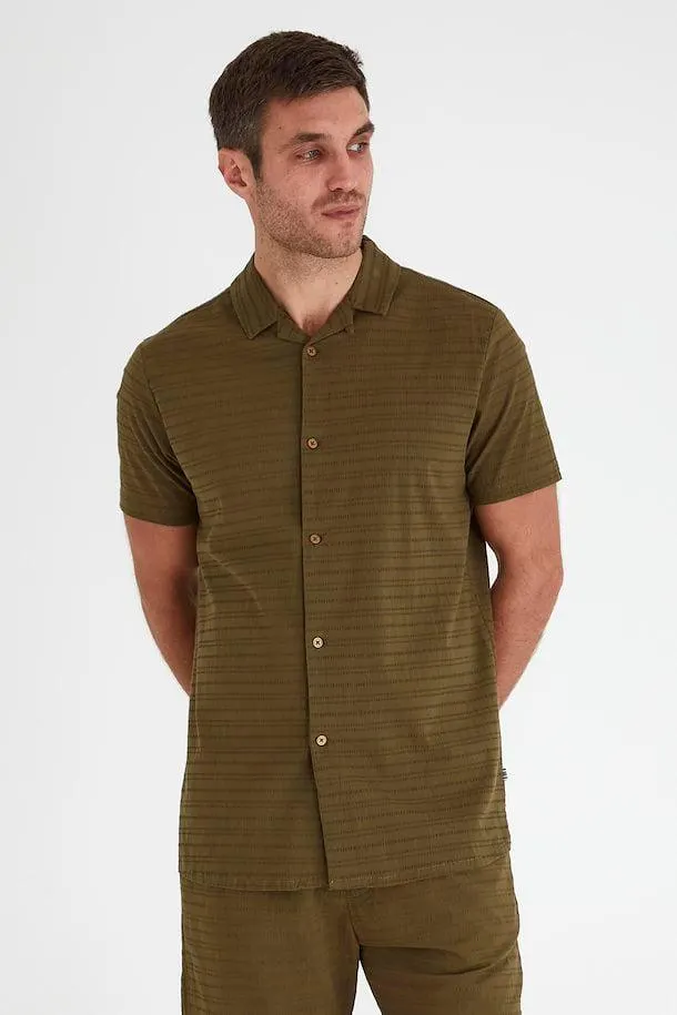 Kurzarm-Oberhemd