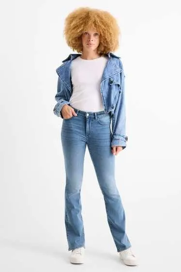 Bootcut jeans - mid-rise waist - shaping jeans - LYCRA®