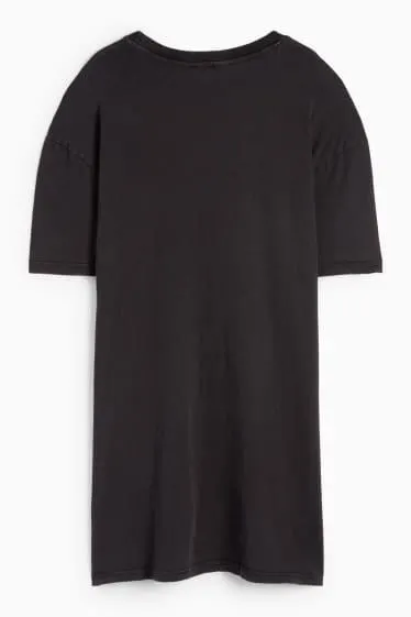 T-shirt dress