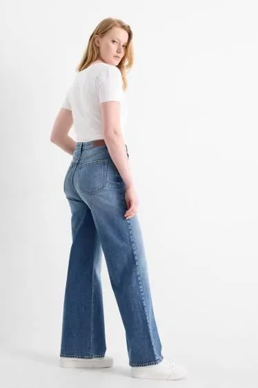 Wide leg jeans - high waist