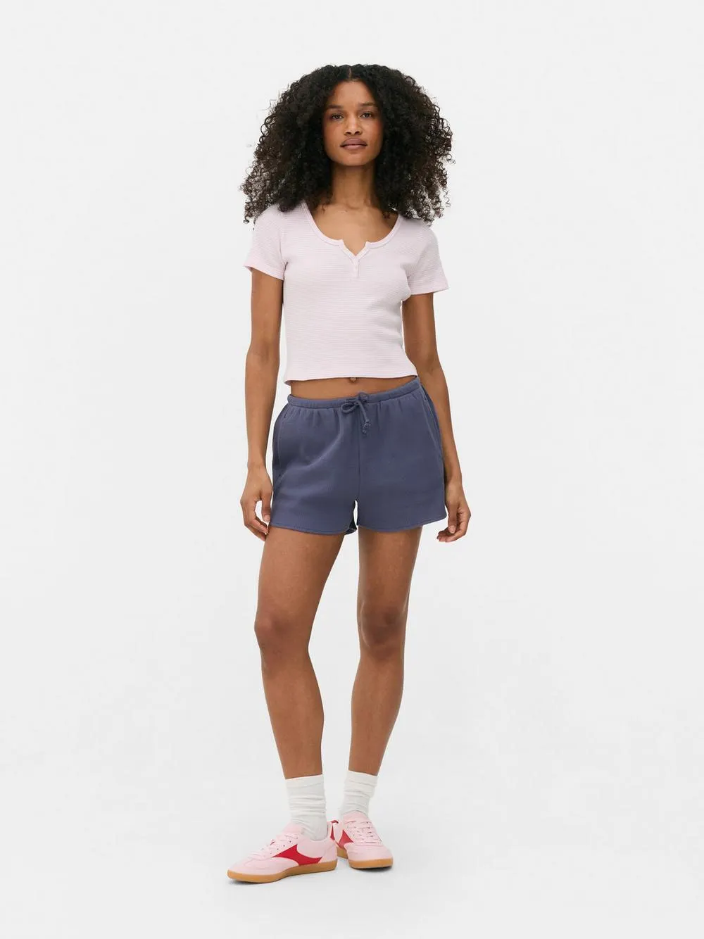 Geripptes Henley-T-Shirt