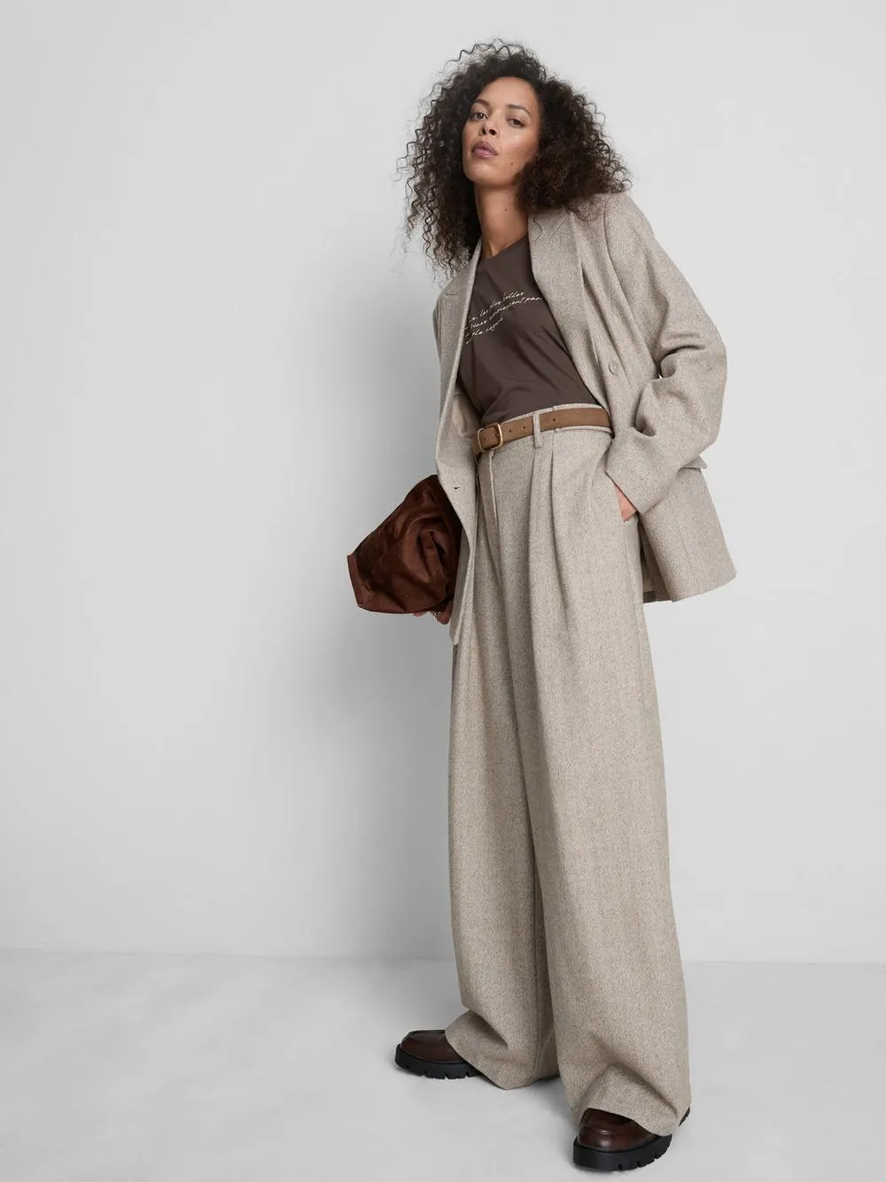 Langes T-Shirt mit rundem Saum