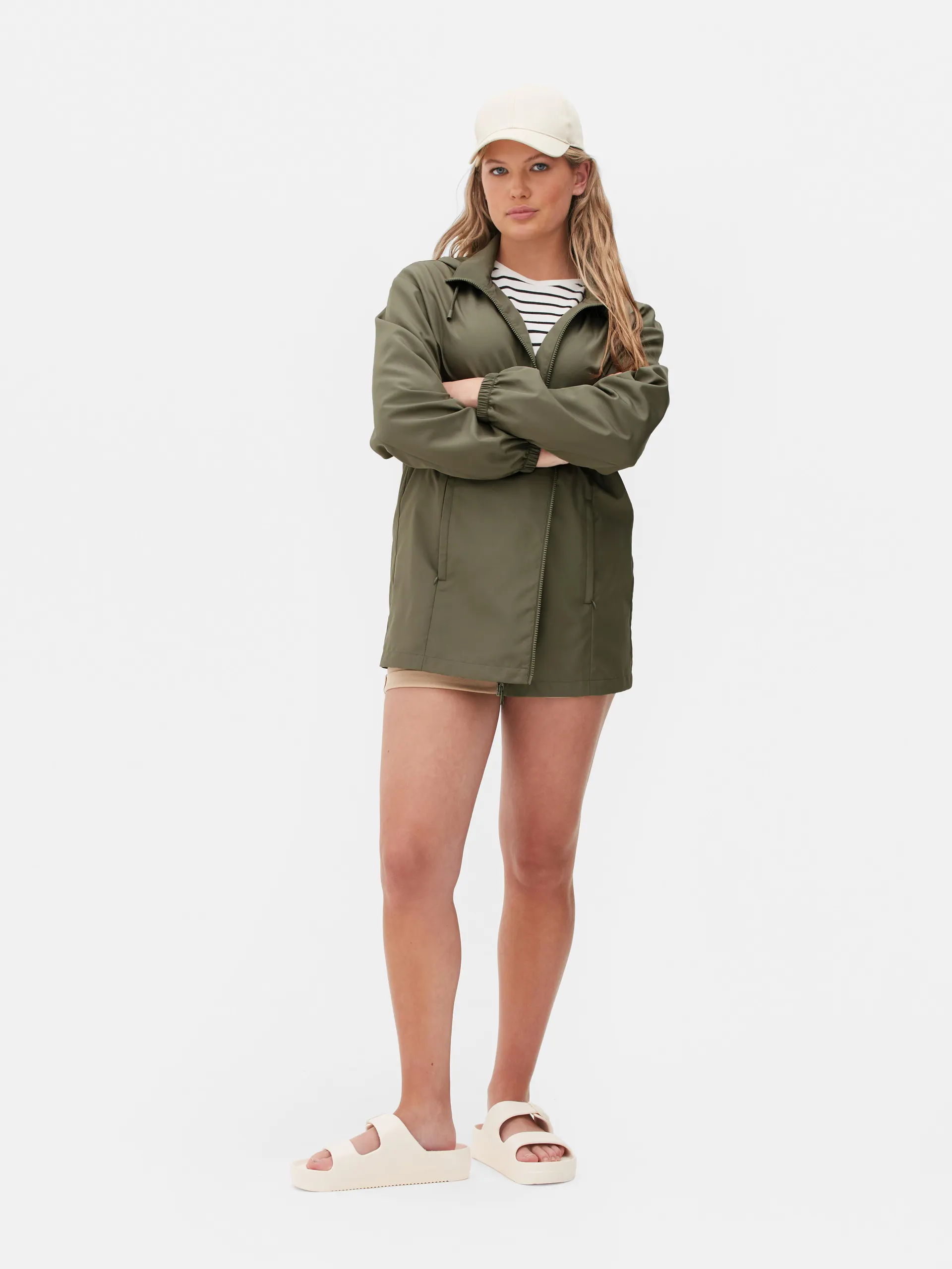 Dünner Parka mit Kapuze