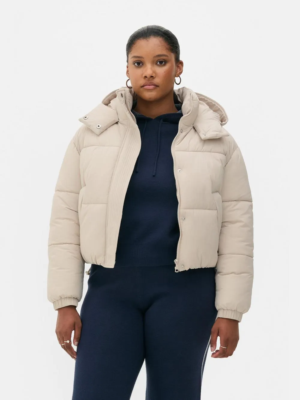 Pufferjacke mit Kapuze