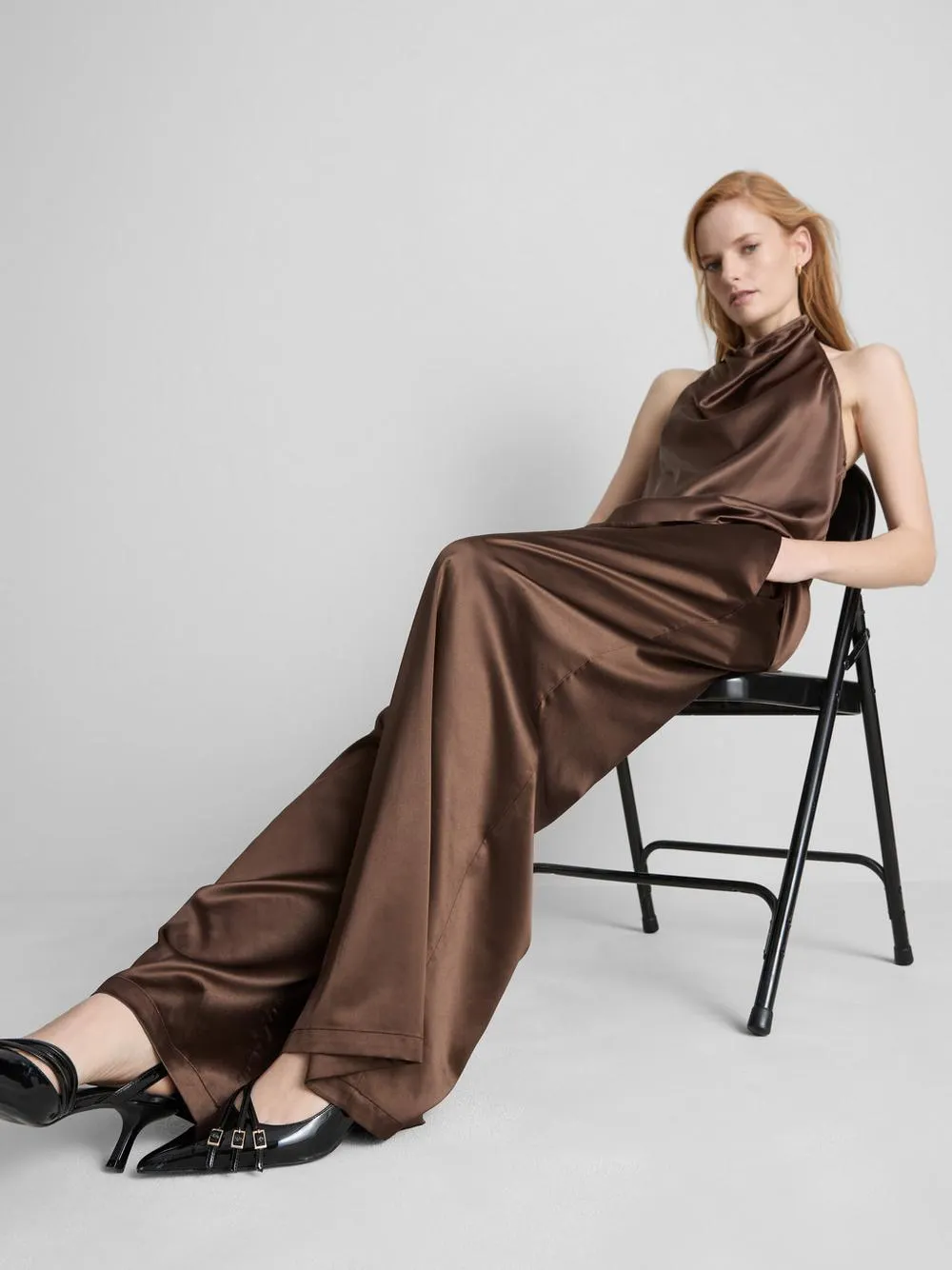 Satinhose mit weitem Bein