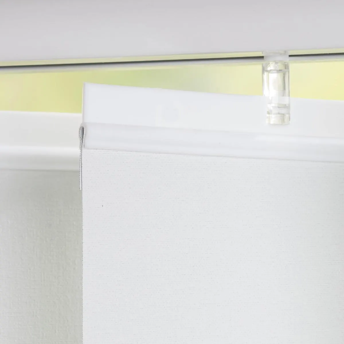Vertikalanlage Maß, 127 mm Lamelle, 100 x 250 cm, weiß