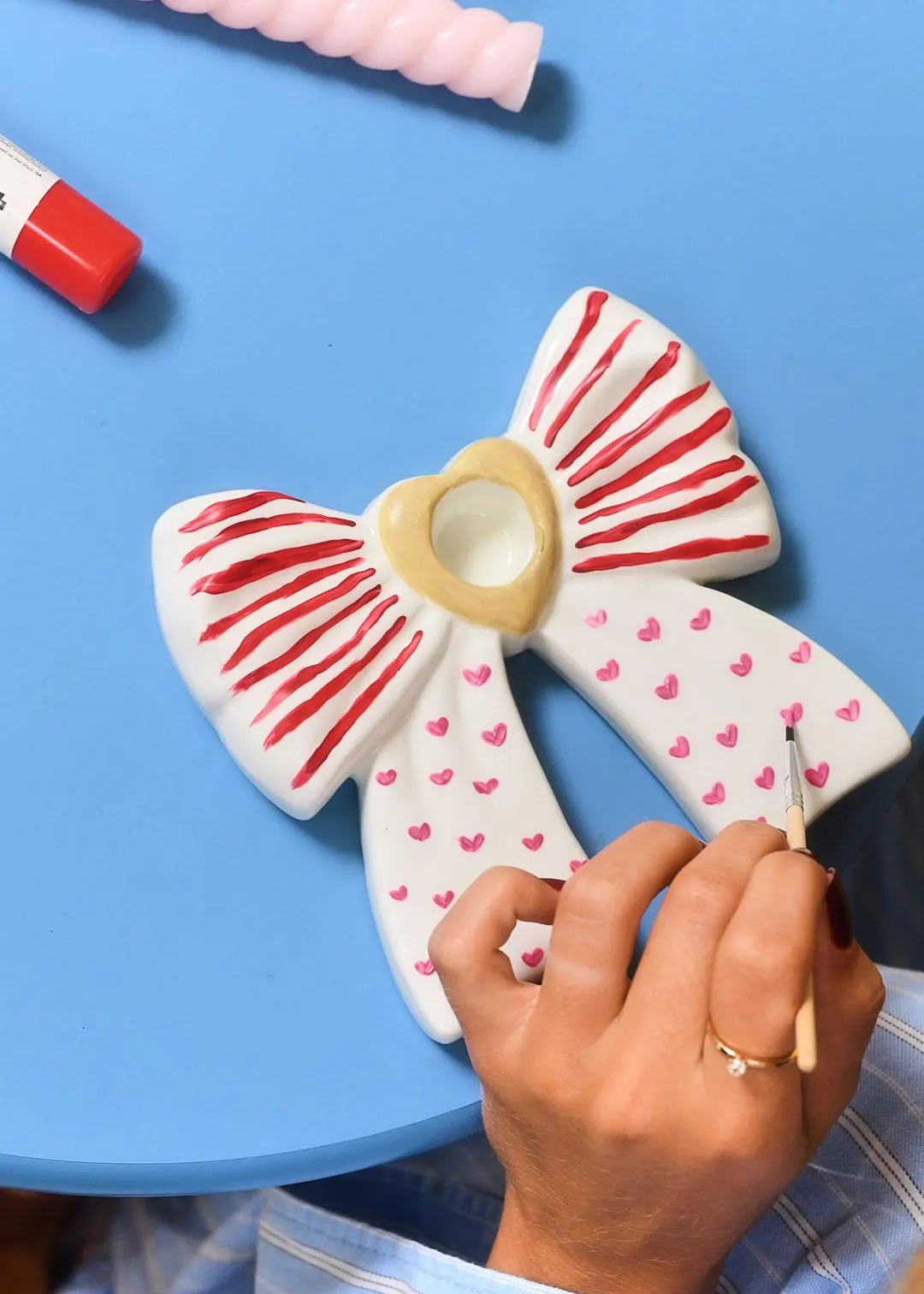DIY ceramic bow candle holder with paint