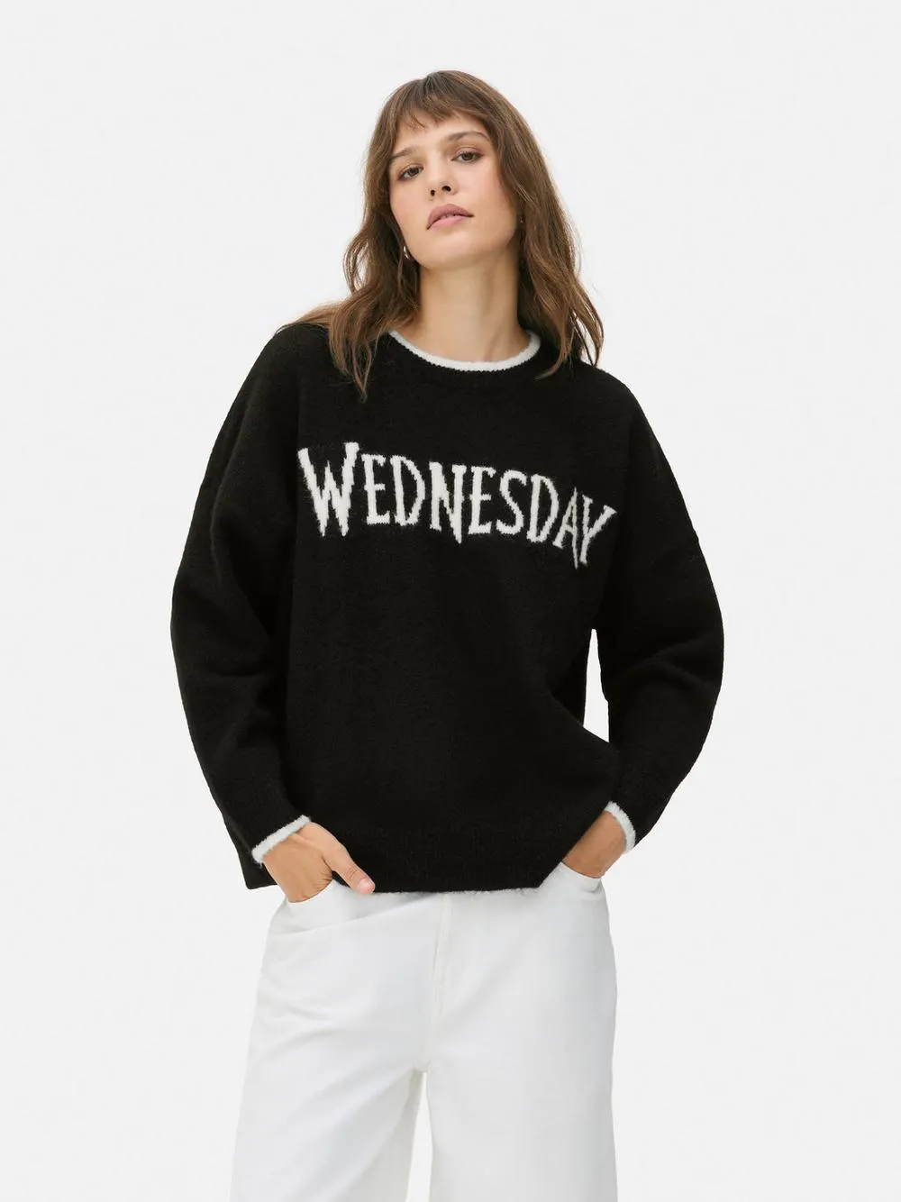 „Wednesday“ Pullover mit Logo