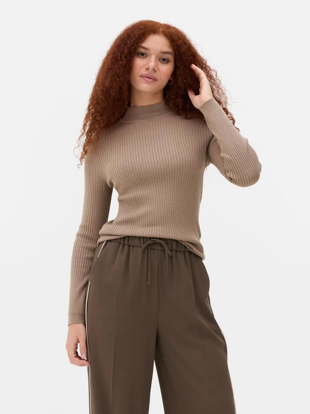 Gerippter Pullover mit Stehkragen