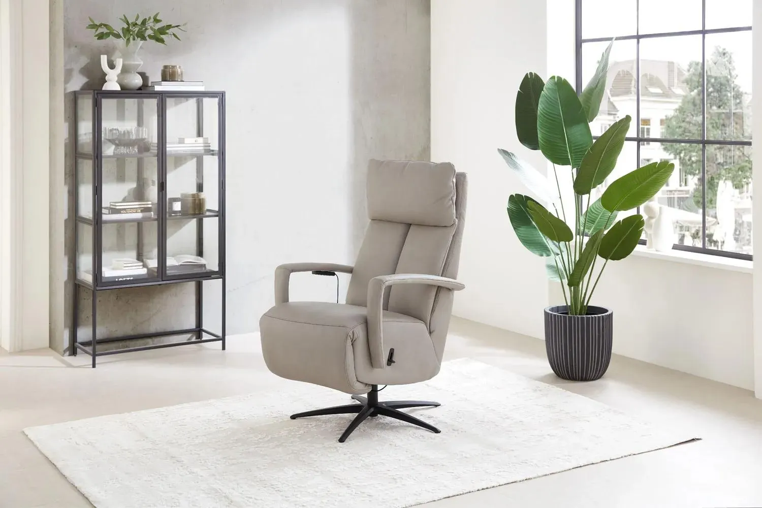 Leder Relaxsessel 130 inkl. 3-motorische Relaxfunktion mit Herz-Waage Hellgrau Kabelgebunden