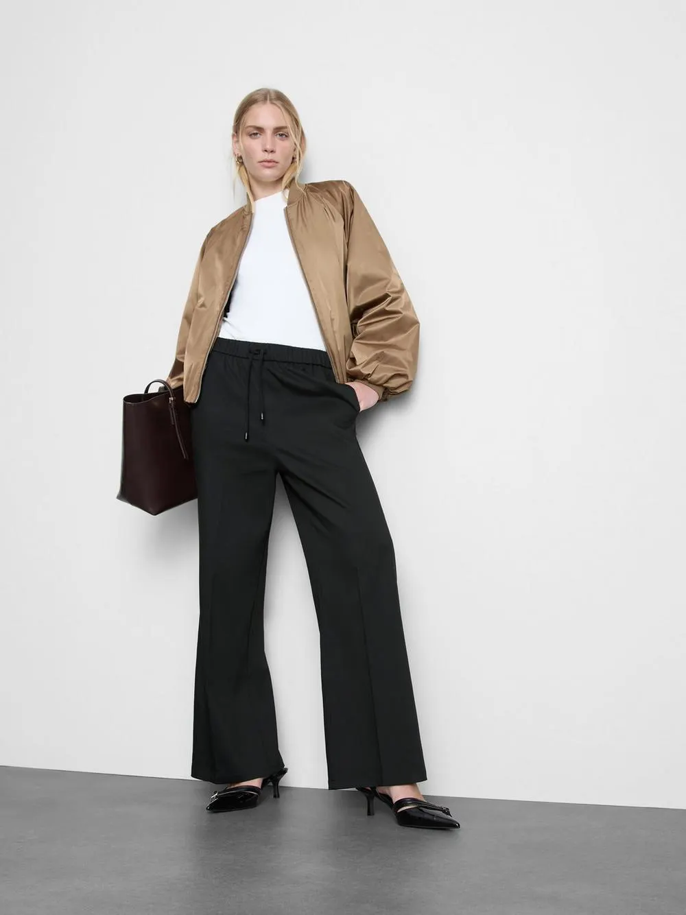 Elegante Jogginghose mit weitem Bein