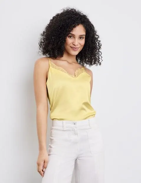 Soepele top met kant