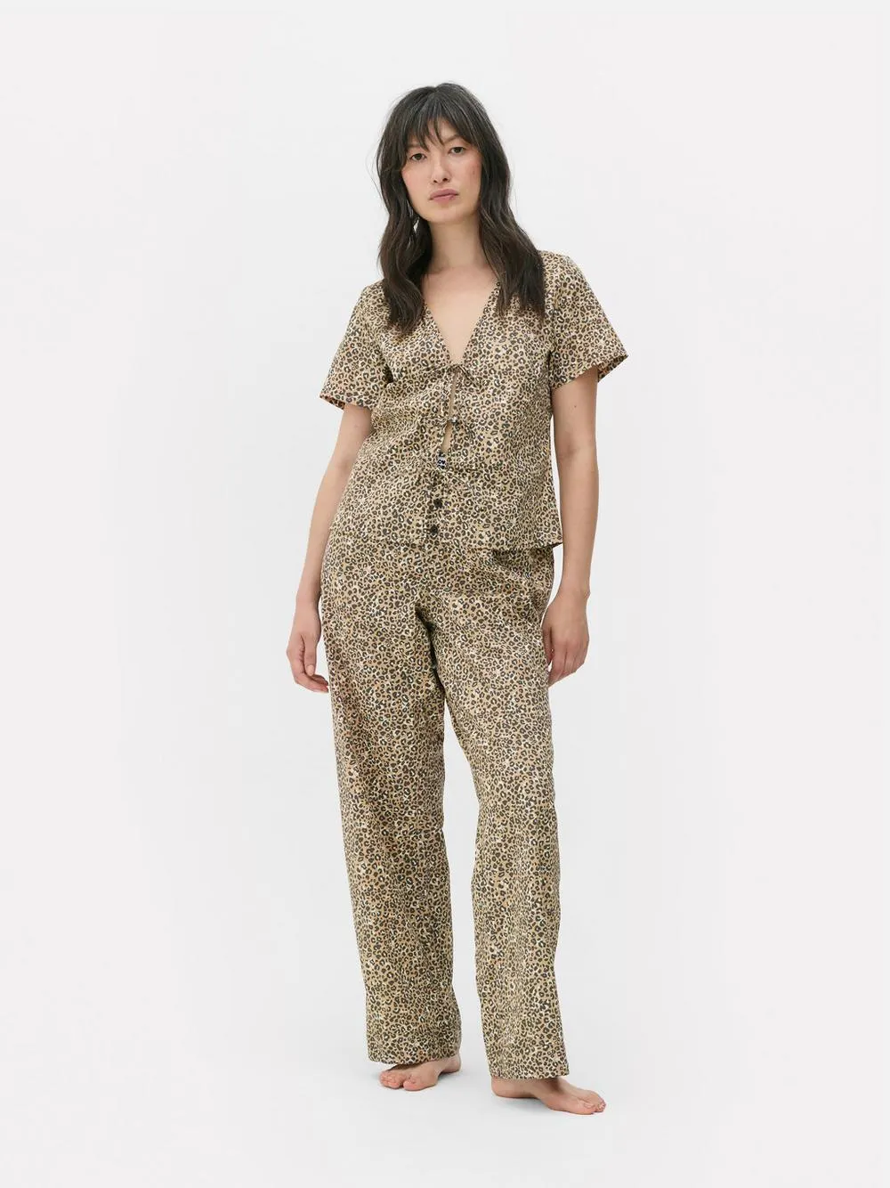 „Love To Lounge“ Schlafanzughemd mit Leopardenmuster zum Binden
